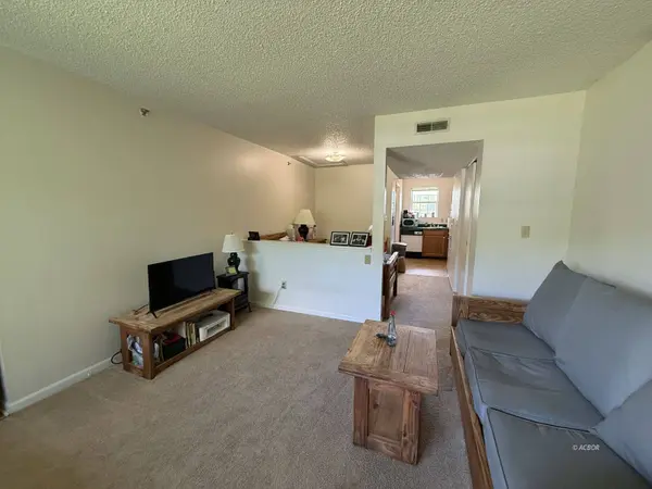 15 S Shafer St #1510, Athens, OH 45701