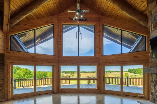 42545 Mattox Rd, Albany, OH 45710