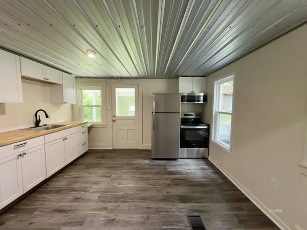 5 Smith St, Athens, OH 45701