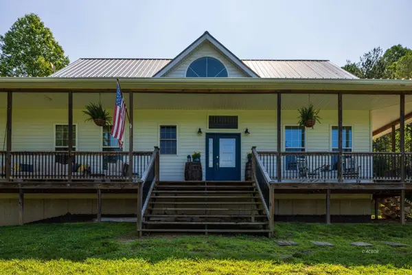 300 Fisher Rd, Athens, OH 45701