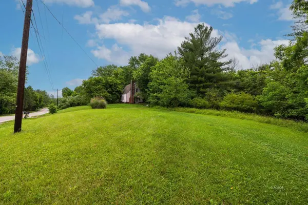 6444 Radford Rd, Athens, OH 45701