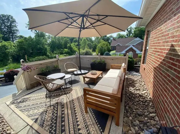 101 Wyngate Dr, The Plains, OH 45701