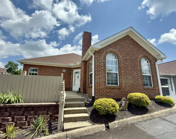 101 Wyngate Dr, The Plains, OH 45701