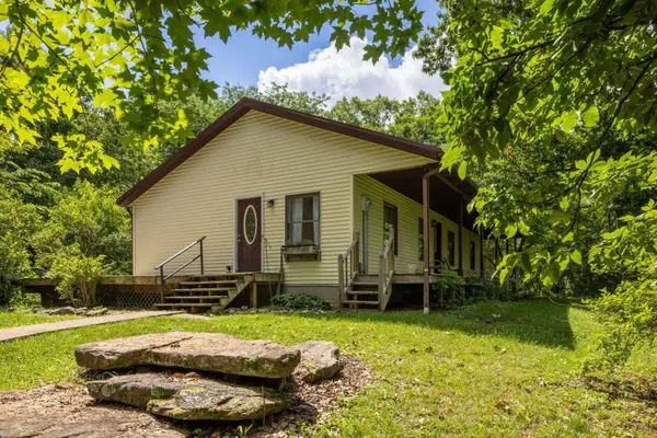 13590 Eddy Rd, Athens, OH 45701