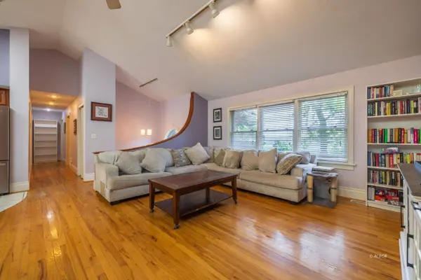 5 Joneswood Dr, Athens, OH 45701