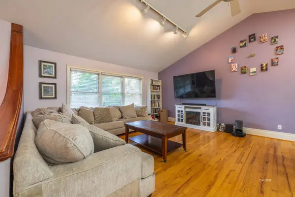 5 Joneswood Dr, Athens, OH 45701