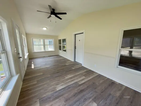 27 Blick Ave, Athens, OH 45701
