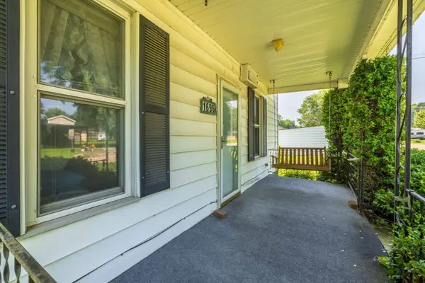 1696 Morton Ave, Albany, OH 45710