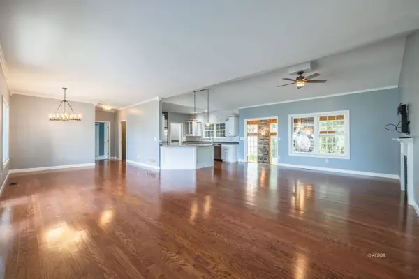 1 Pinewood Way, Athens, OH 45701