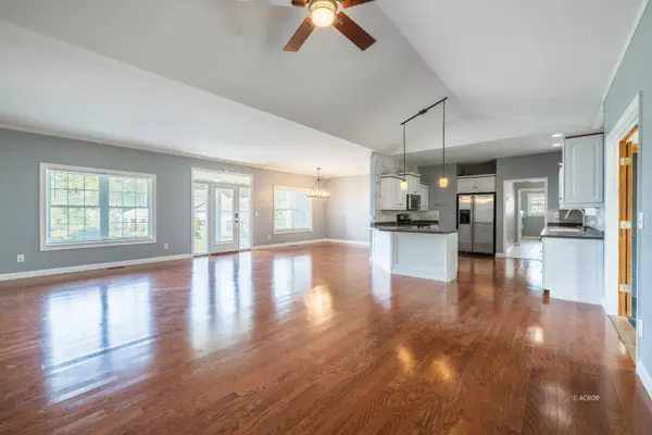 1 Pinewood Way, Athens, OH 45701
