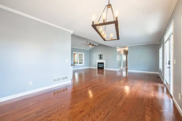 1 Pinewood Way, Athens, OH 45701