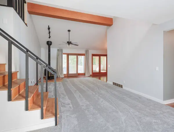 51 Nurad Rd, Athens, OH 45701
