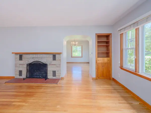 19 Pomeroy Rd, Athens, OH 45701