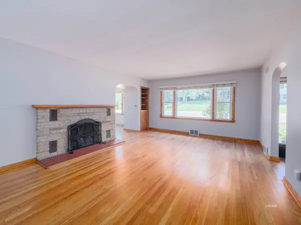 19 Pomeroy Rd, Athens, OH 45701