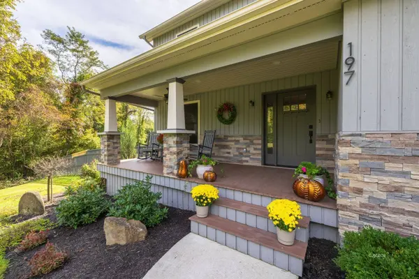197 Longview Heights Rd, Athens, OH 45701