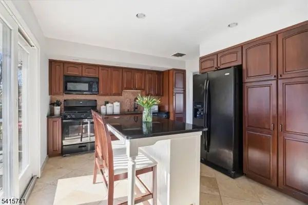 11 Willow Ter, Verona Twp., NJ 07044