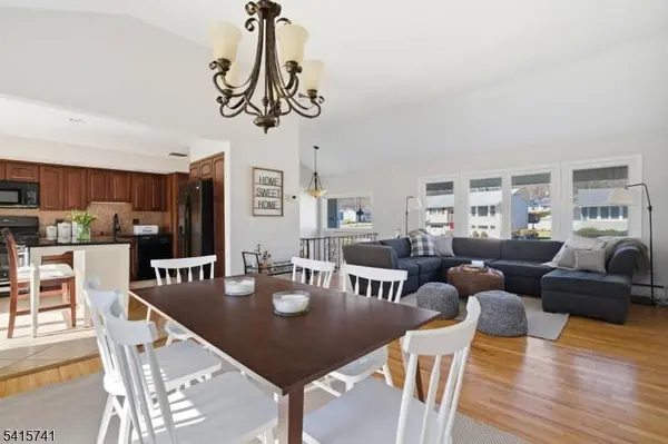 11 Willow Ter, Verona Twp., NJ 07044