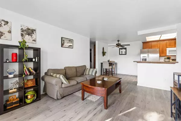 432 Edgehill LN #83, Oceanside, CA 92054