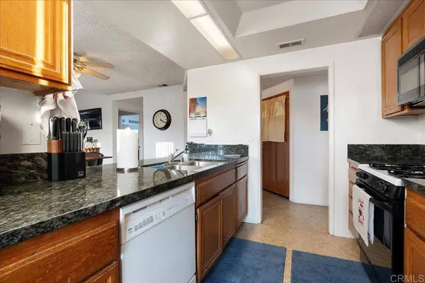 6956 Sandpiper PL, Carlsbad, CA 92009