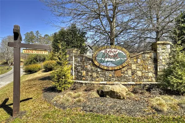 2 Arbor Creek TRL, Mineral Bluff, GA 30559