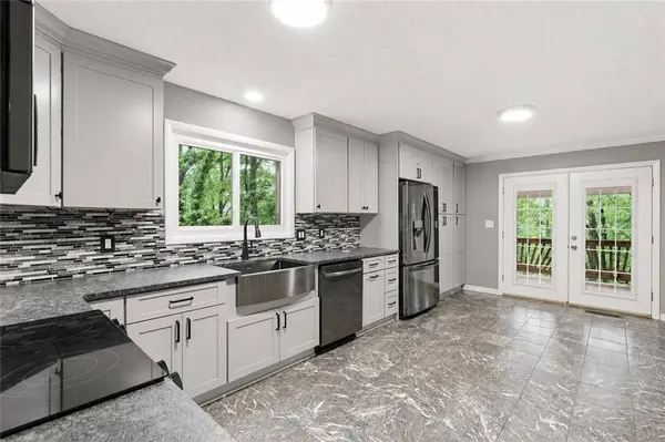 9485 Martin RD, Roswell, GA 30076