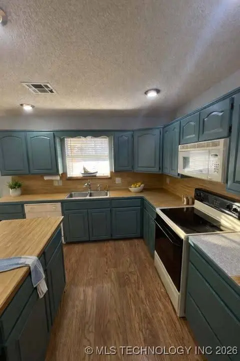 70159 S 336 RD, Wagoner, OK 74467