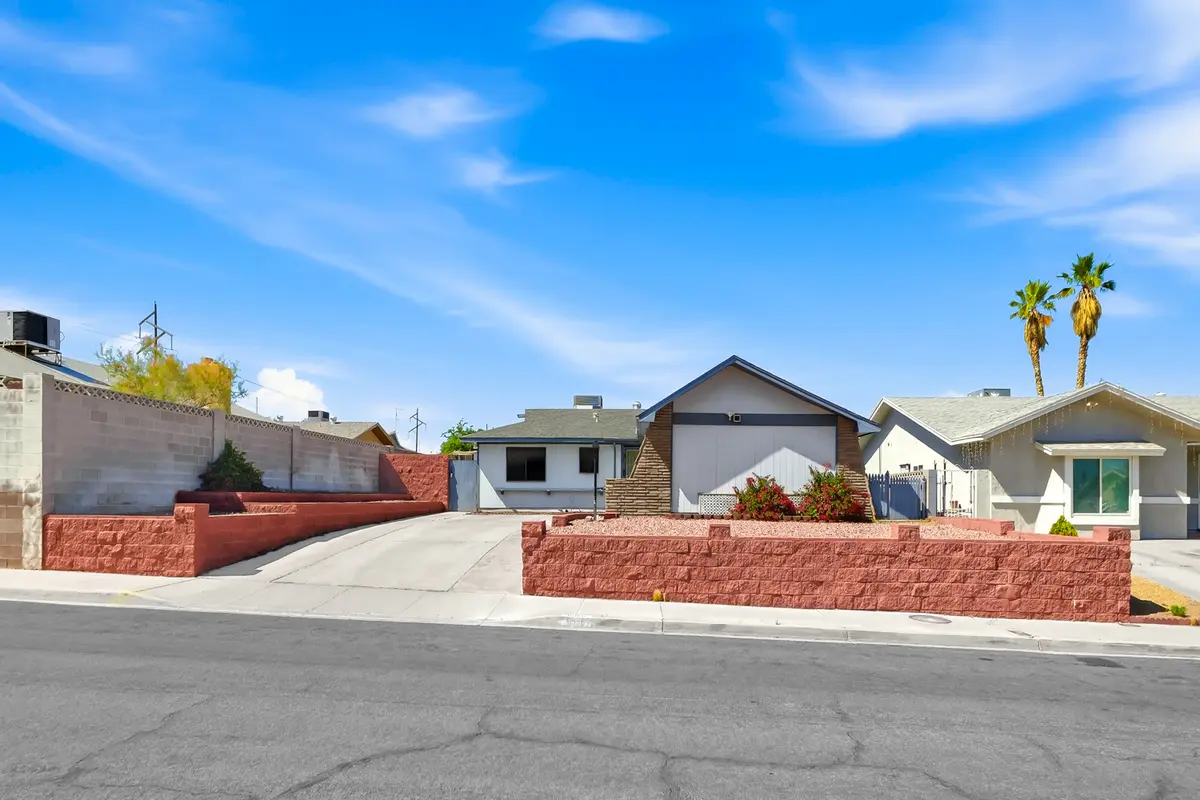 6956 Ten Oaks Ave, Las Vegas, NV 89145-6122