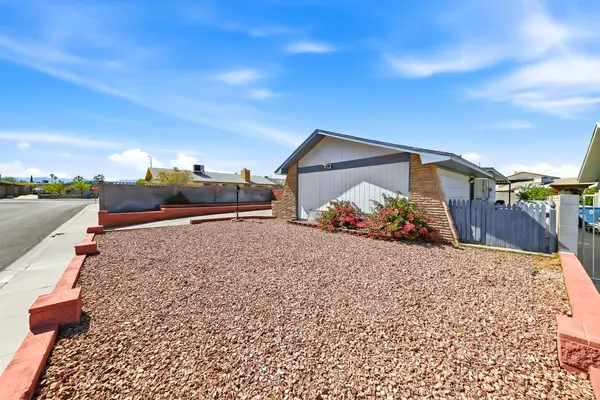 6956 Ten Oaks Ave, Las Vegas, NV 89145-6122
