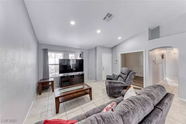 3413 Freestone LN, North Las Vegas, NV 89032