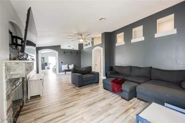 2860 Galena Peak LN, Las Vegas, NV 89156