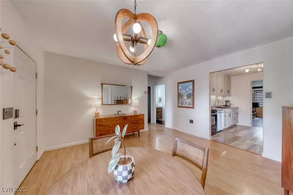 6 Montana WAY, Henderson, NV 89015