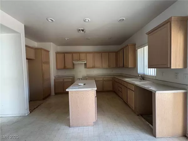 533 Kings Links ST, Henderson, NV 89012