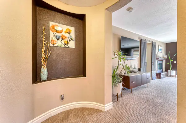 1619 Santiago Dr, Henderson, NV 89014-6012
