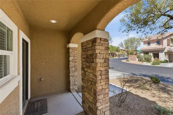 8801 Cavern Peak DR, Las Vegas, NV 89178