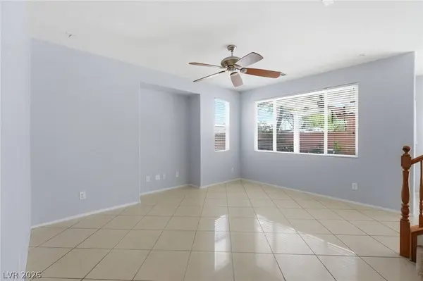 8801 Cavern Peak DR, Las Vegas, NV 89178