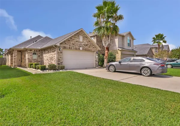 5206 Misty LN, Bacliff, TX 77518