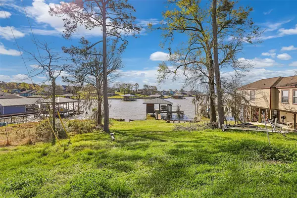 674 Dove IS, Livingston, TX 77351