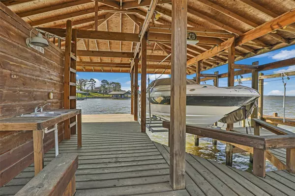 674 Dove IS, Livingston, TX 77351