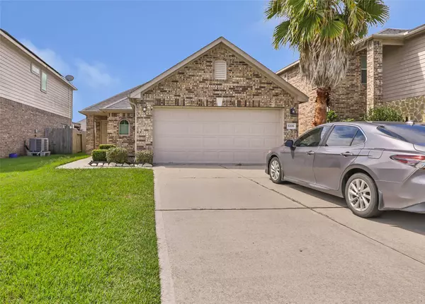 5206 Misty LN, Bacliff, TX 77518