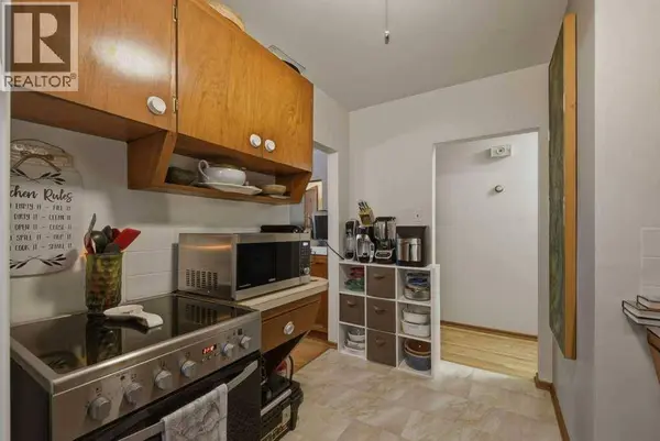 2428 14 Street SW, Calgary, AB T2T3T6