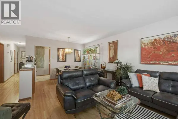 2428 14 Street SW, Calgary, AB T2T3T6