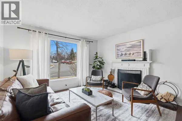 12019 Canfield Green SW, Calgary, AB T2W1V3