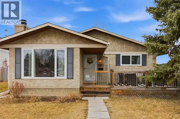 12019 Canfield Green SW, Calgary, AB T2W1V3