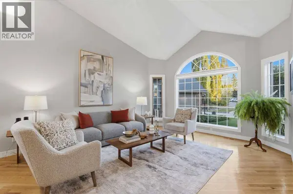 211 Douglasview Road SE, Calgary, AB T2Z2S1