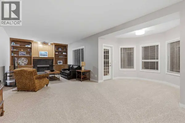 211 Douglasview Road SE, Calgary, AB T2Z2S1