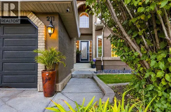 211 Douglasview Road SE, Calgary, AB T2Z2S1