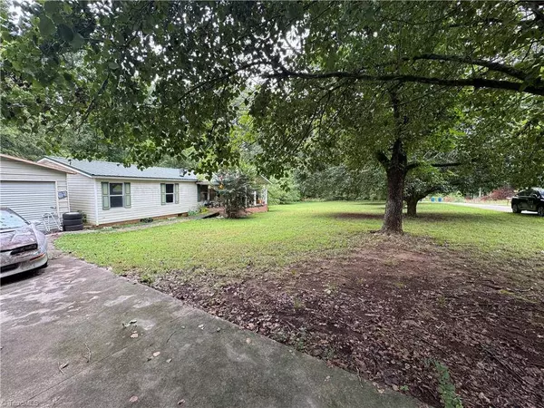 259 Sunburst LN, Mocksville, NC 27028