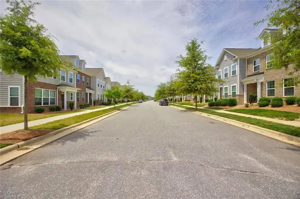 1446 Prospect Hill ST, Kernersville, NC 27284