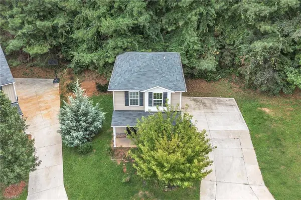 1277 Stonefield Crossing CT, Winston-salem, NC 27107
