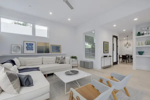 3021 Fontana Dr #78704, Austin, TX 78704-6329